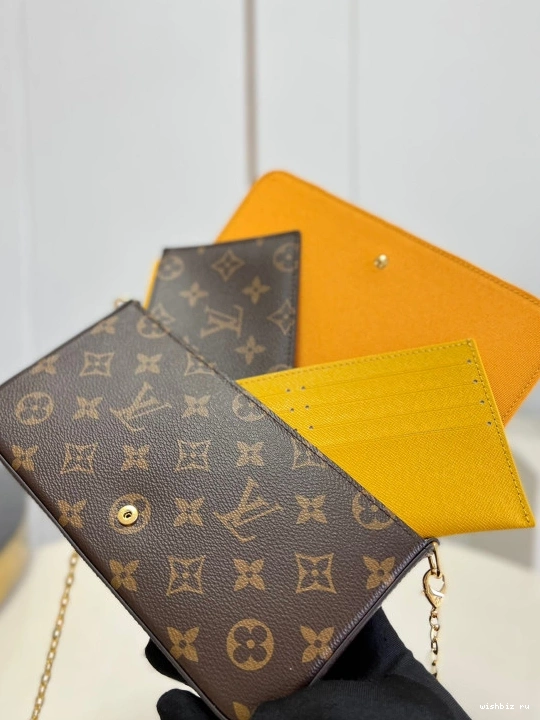 WIS FÉLICIE VUITTON POCHETTE LOUIS 0124